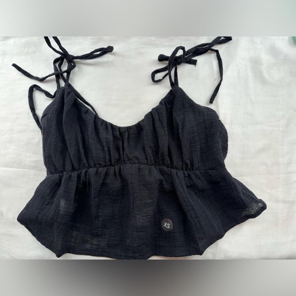 Black cropped tank top from the Pacsun LA HEARTS collection in size XS
